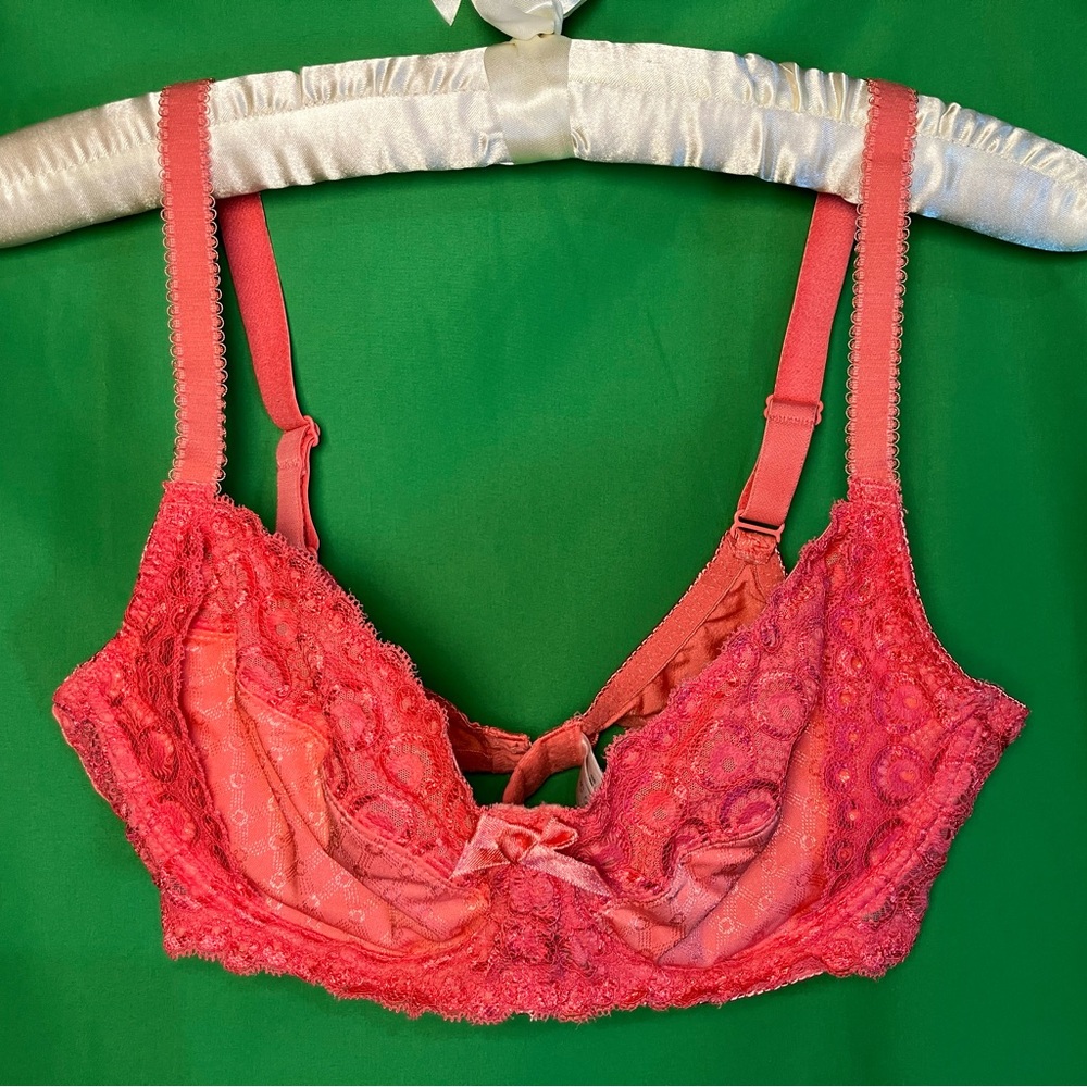 Pink wireless bra, Size 36B, Brand new, never worn